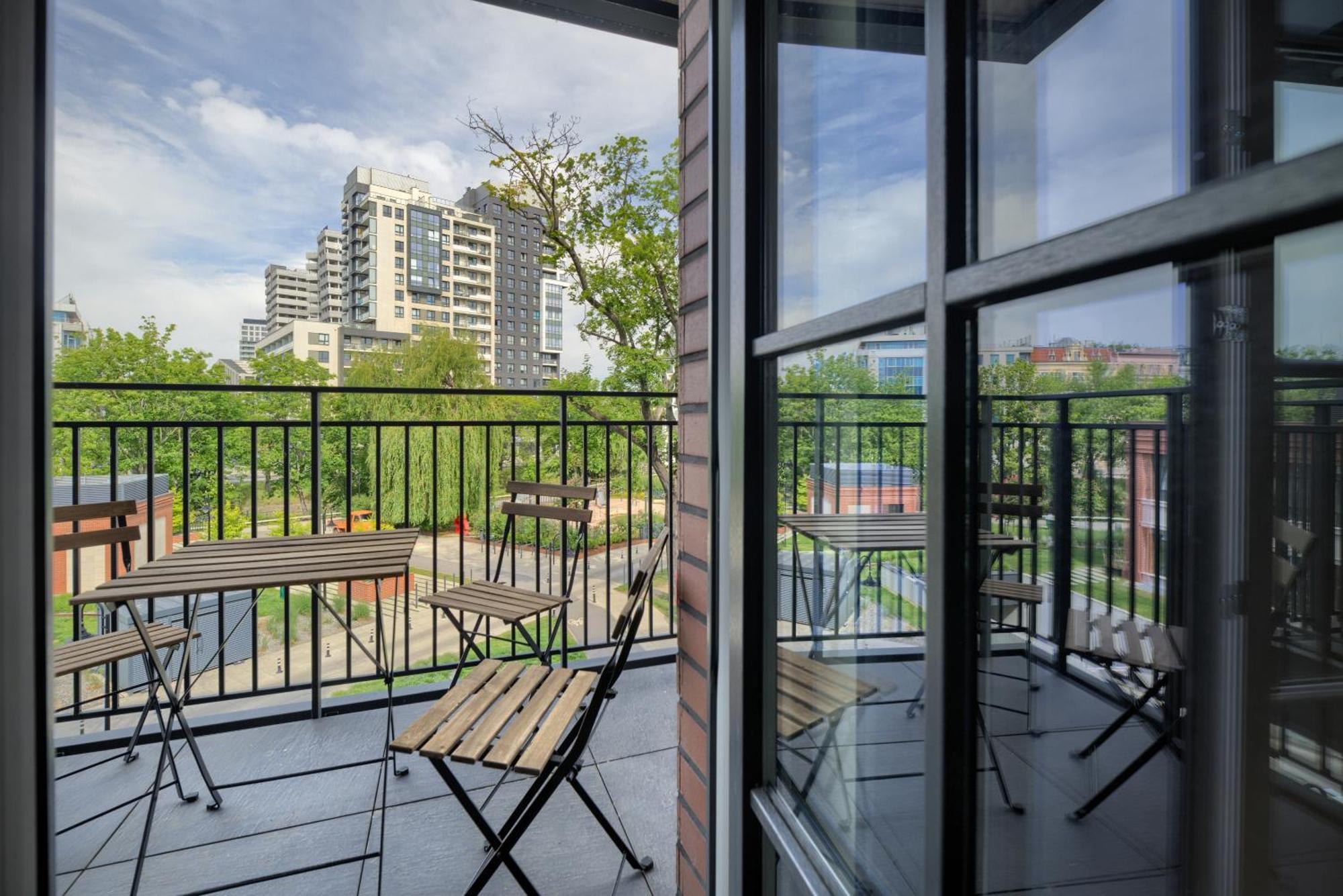 Aboutartapartments - By The River Apartment